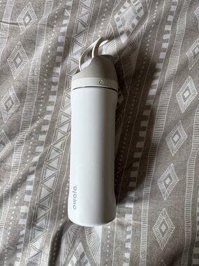 owalo White Insulated Water Bottle with Silicone Sleeve